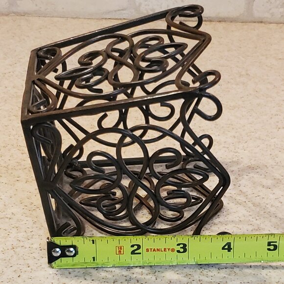 Southern Living at Home Rosedale Plant Holders Set of 2 Wire Baskets - Picture 9 of 13